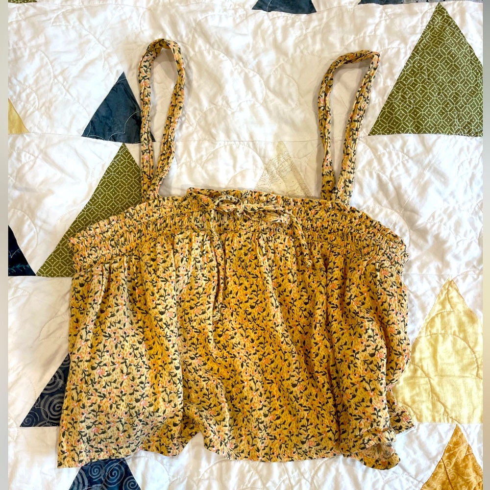 American Eagle Yellow Flowered Top